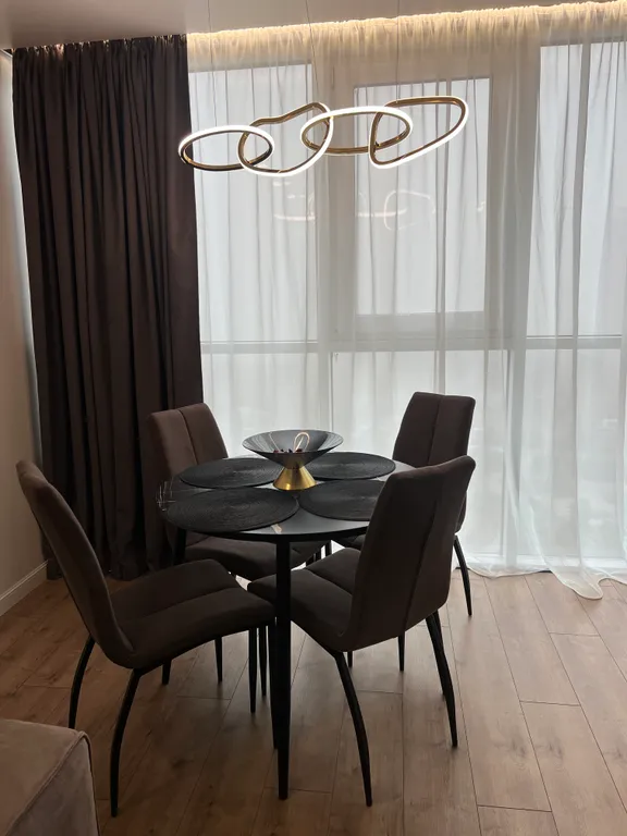 Комфортабельная трёхкомнатная квартира с шикарной территорией