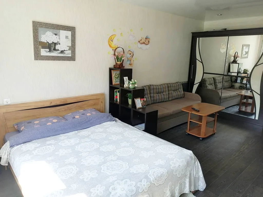 Квартира Квартира с видом на Тихвинский монастырь — Тихвин