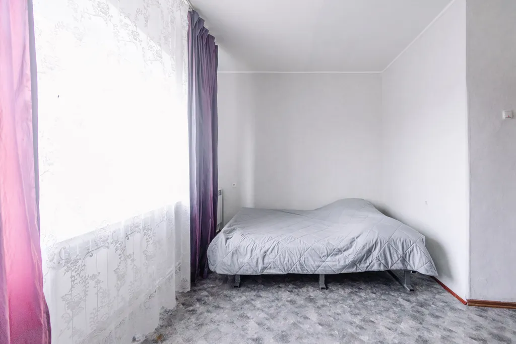 Коттедж в центре города с камином, аэрохоккеем, спортзалом и библиотекой