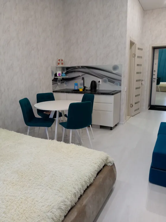 Изумрудная студия с лоджией