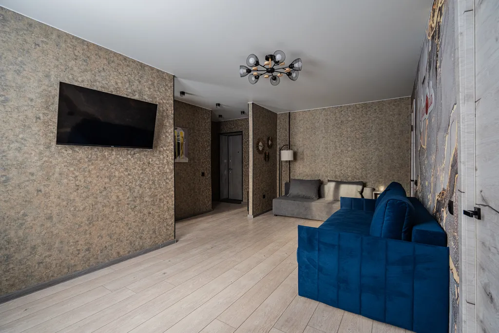 Красивая уютная двухкомнатная квартира с новым дизайнерским ремонтом