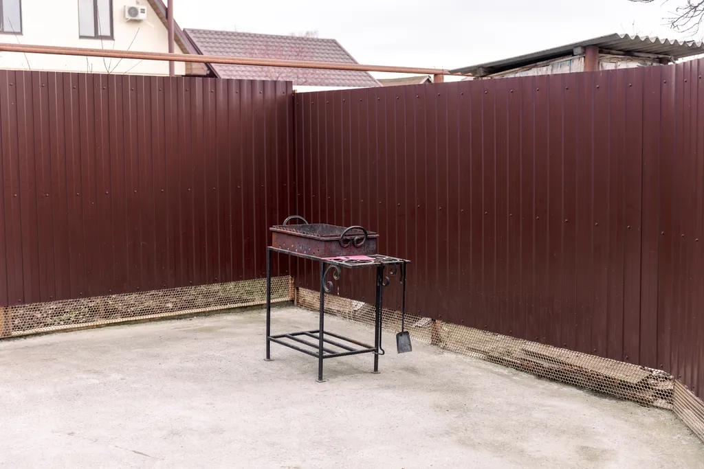 Уютный дом в тихом месте недалtко от центра посёлка