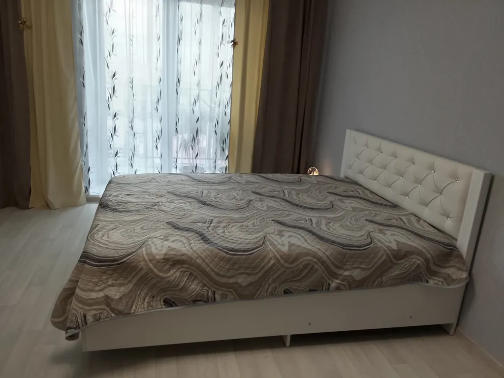 Уютная квартира - студия, район ЖД вокзала, новостройка — аренда посуточно в Ишим