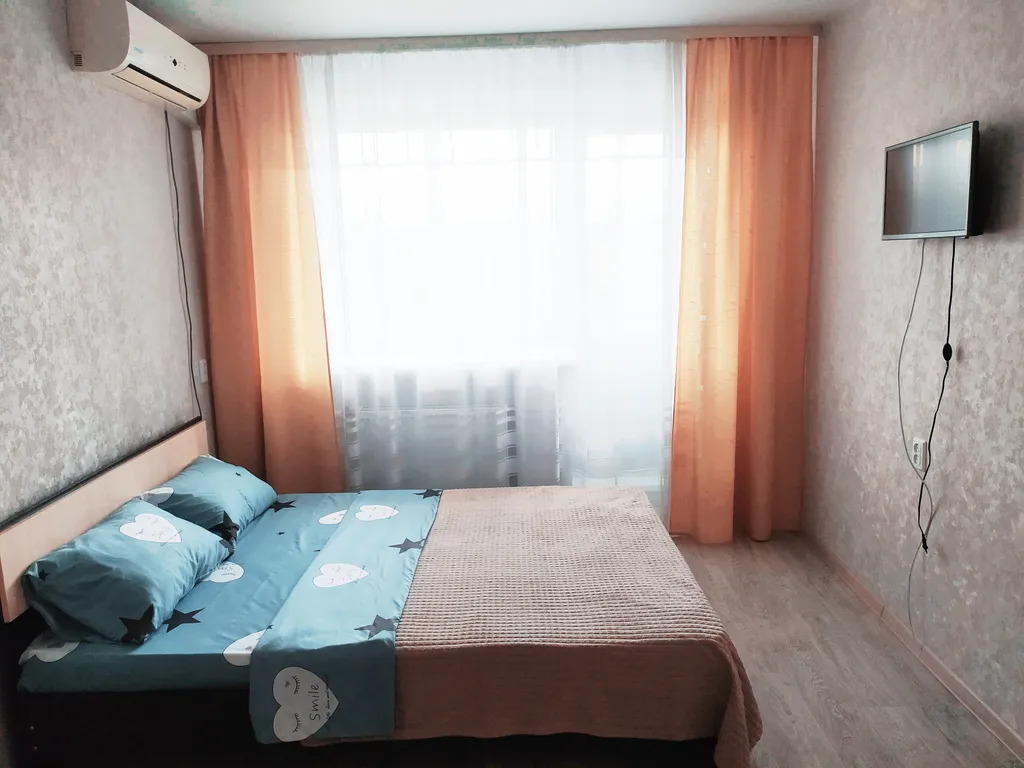 Уютная квартира (15 минут до центра на автобусе)