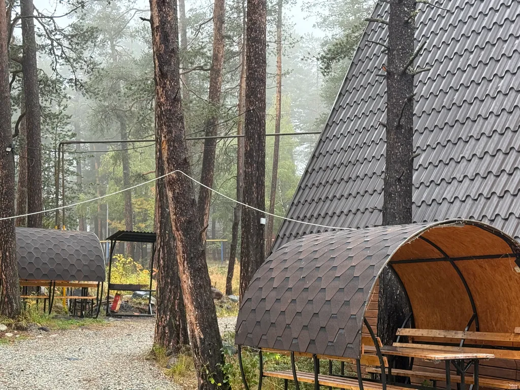 Malkar house с видом на гору Чегет