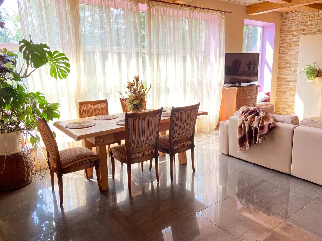 Дом на берегу сказочного озера