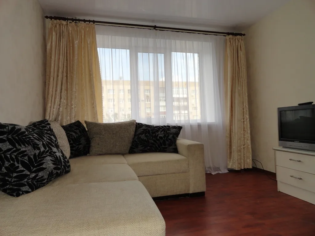 Квартира у Ладьи — аренда посуточно в Самара