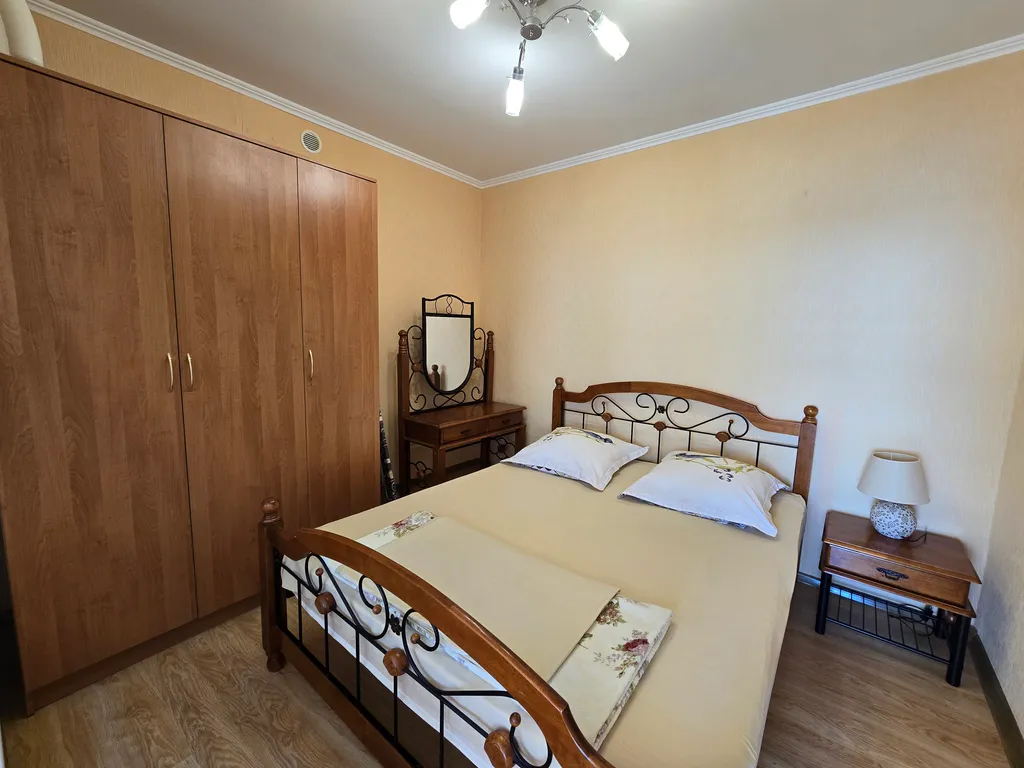 Апартаменты в эллинг Селена с французским балконом