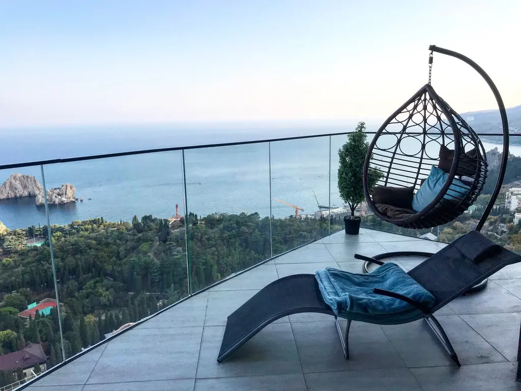 Апартамент в элитном ЖК с прямым панорамным видом на море и бассейном