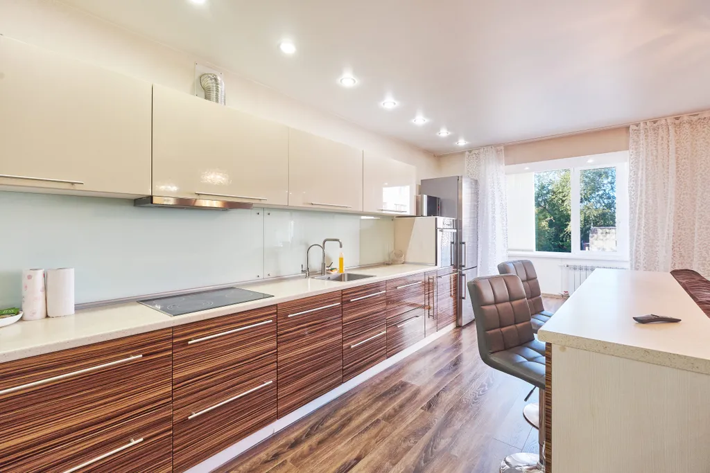 Трехкомнатная квартира у Лагерного сада