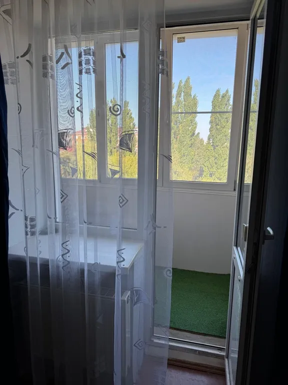 Три балкона, три стороны света, три настроения