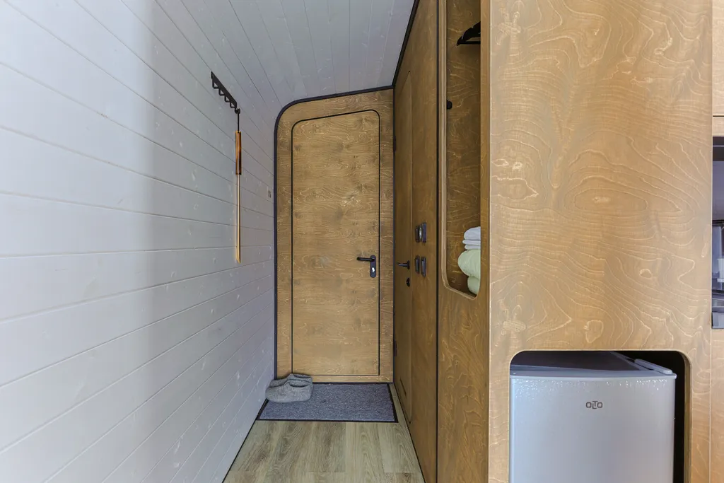 Дом Немо с уличной купелью  в лесу