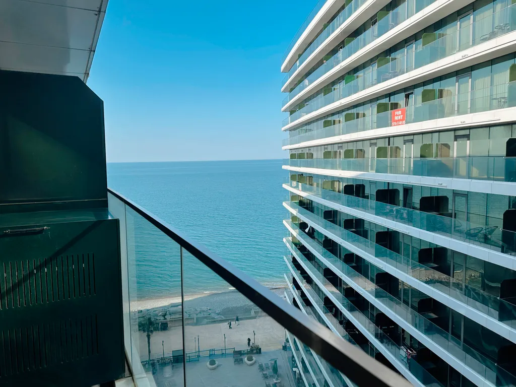Апартамент на первой линии моря Sea apart Batumi View
