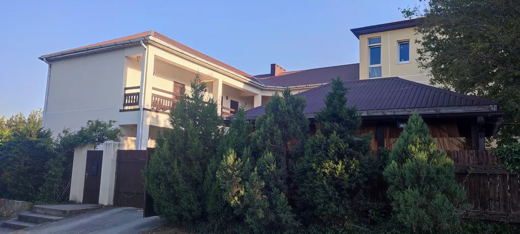 Квартира Квартира Большой и солнечный номер на втором этаже со своей кухней — Геленджик