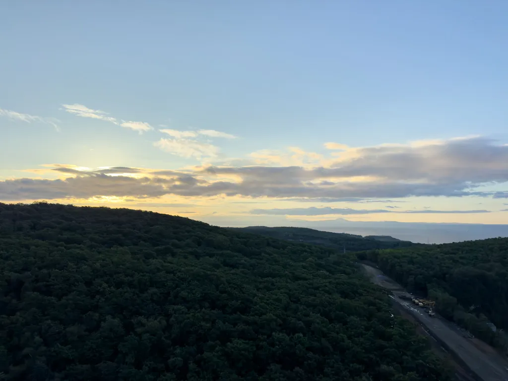 Новая студия с видом на море и дизайнерским ремонтом