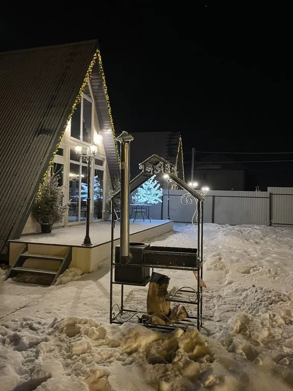 Уютный, современный домик в стиле а-фрейм