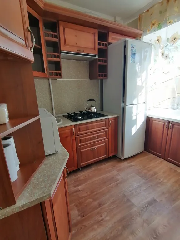 В самом центре города уютная двух комнатная квартира.