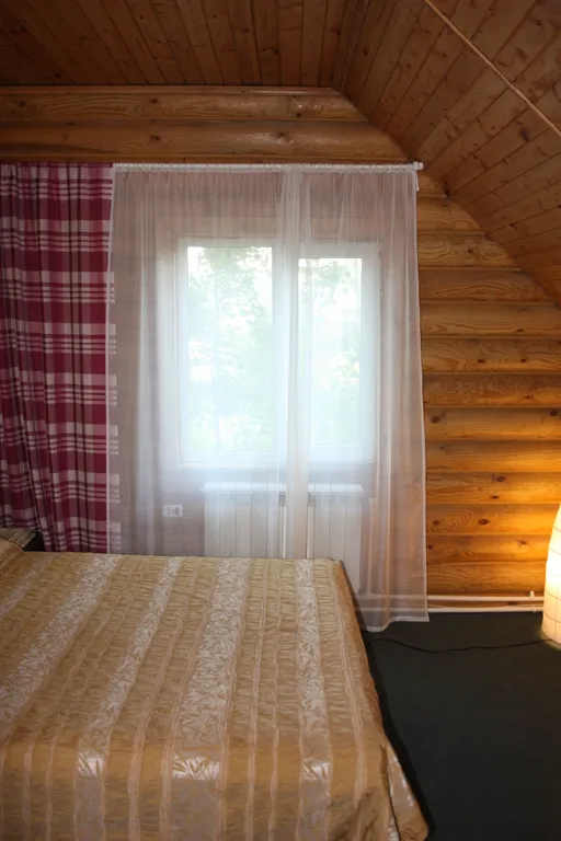 Уютный дом у озера