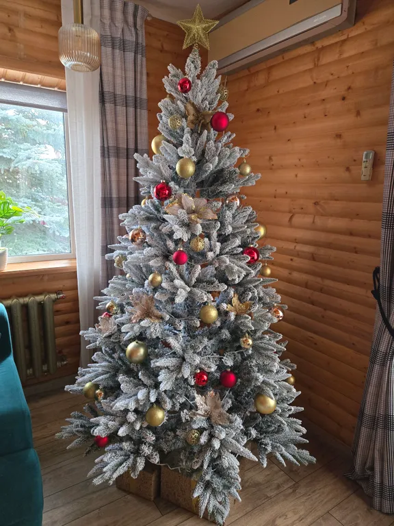 Деревянный большой дом для компаний и семей