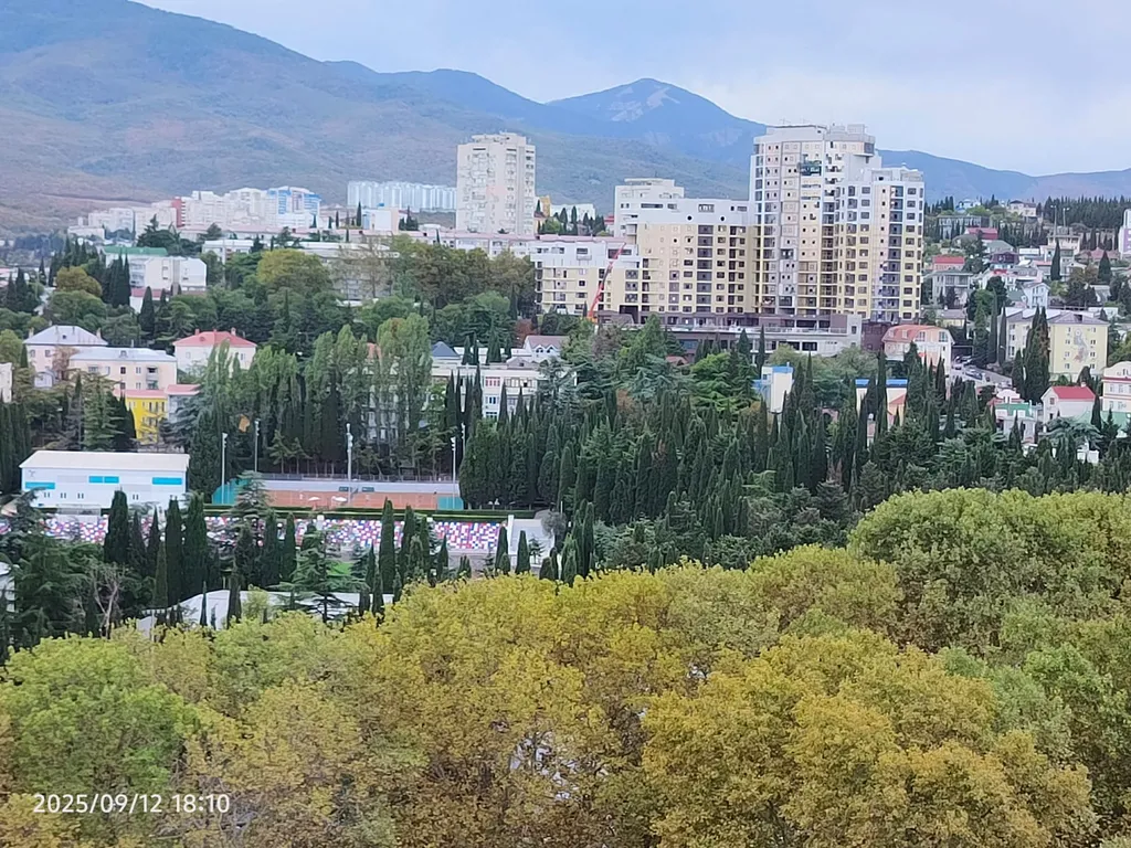 Квартира Однокомнатная квартира с видом на горы — Алушта