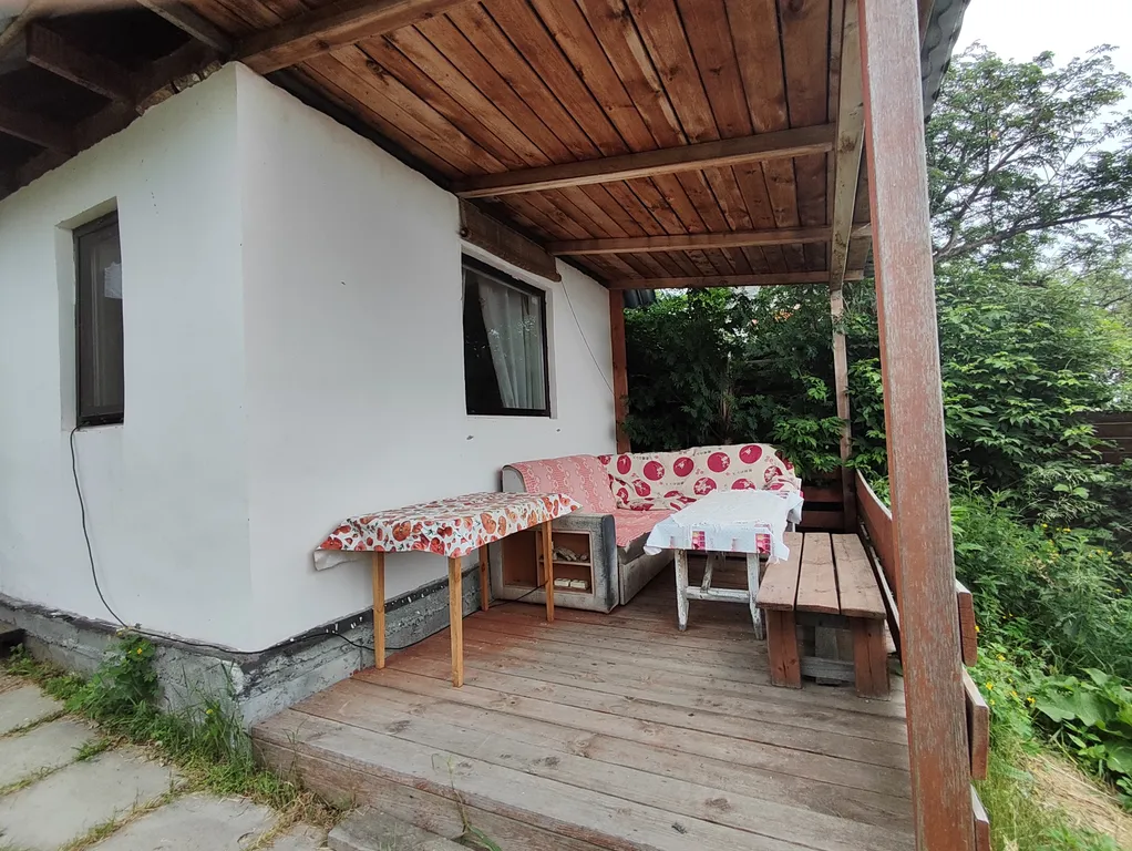 Домик на озере Синара