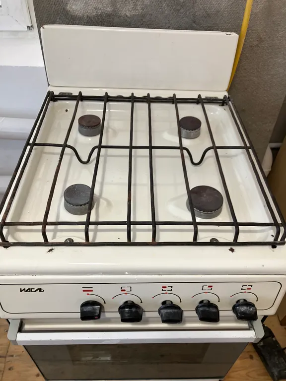 Трёхэтажный коттедж с сауной и бассейном в тихом заливе волги