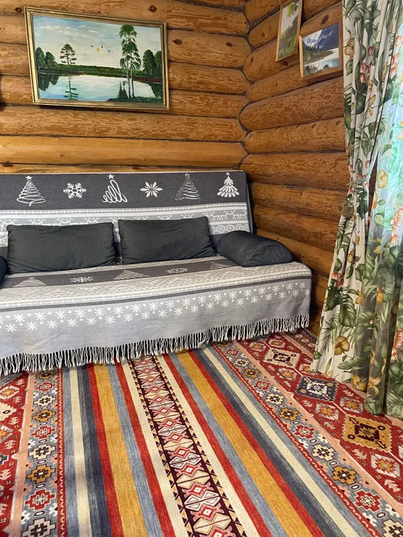 Теремок в горах бревенчатый дом и баня