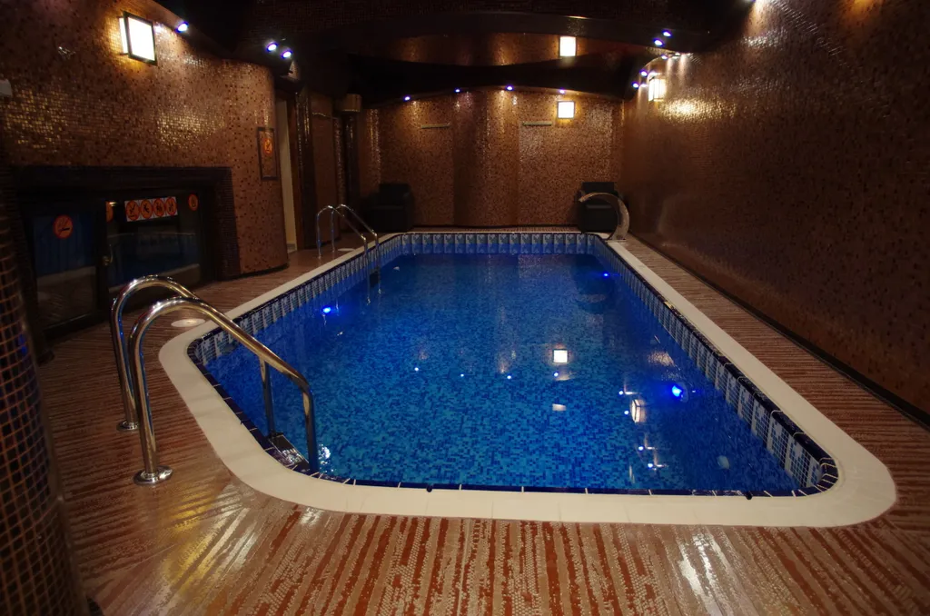 Семейный однокомнатный двухуровневый апартамент с кухней