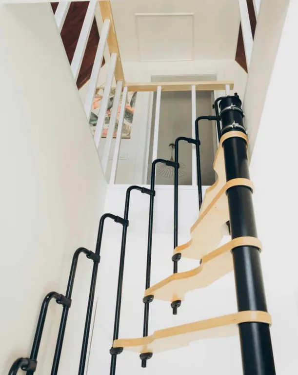 Треугольный дом.