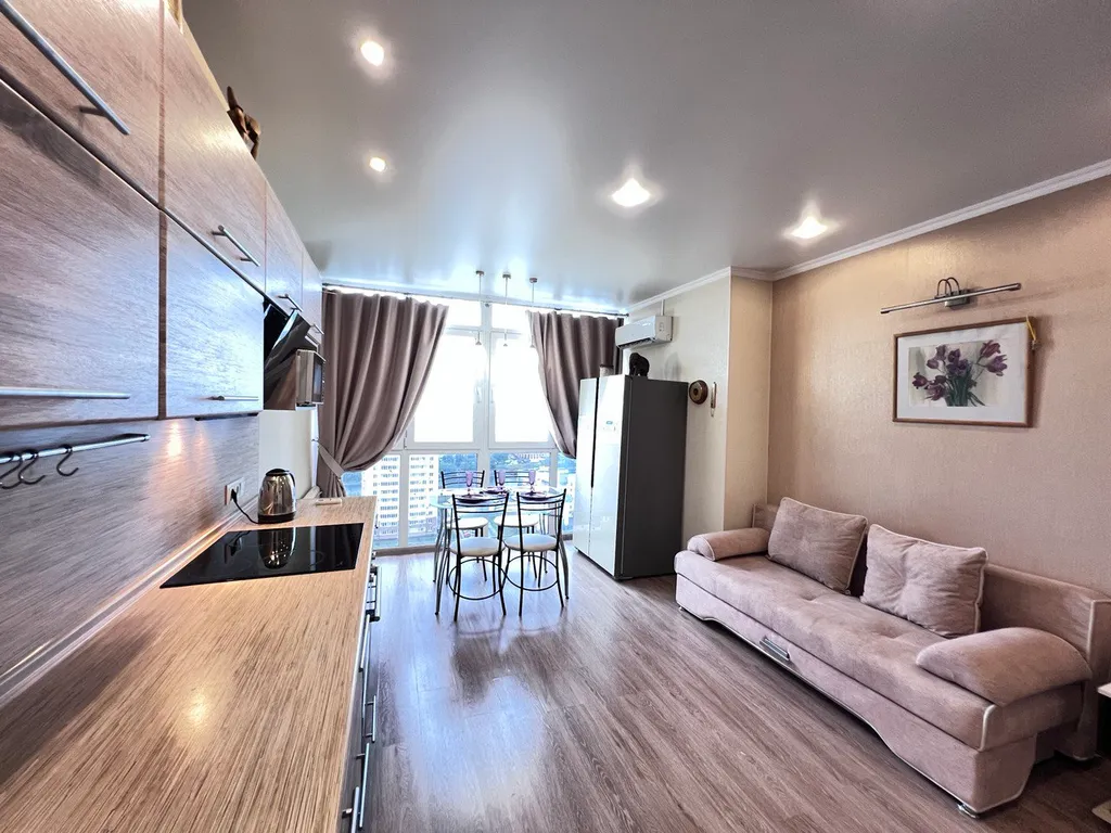 Квартира в центре с панорамными окнами