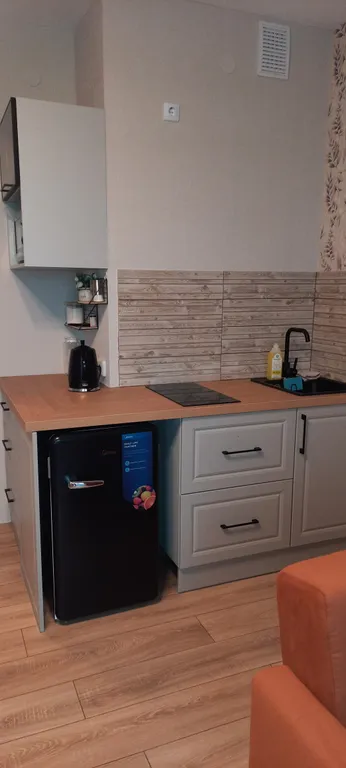 Квартира-студия с видом на город и озеро