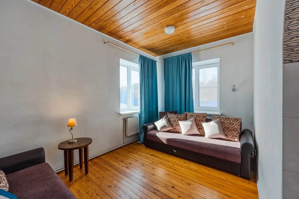 Дом с бассейном и сауной