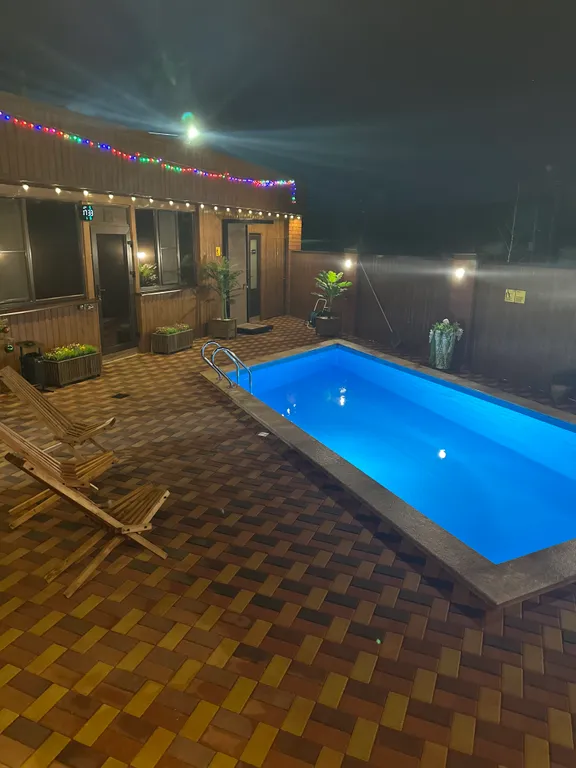 Дом с бассейном и баней