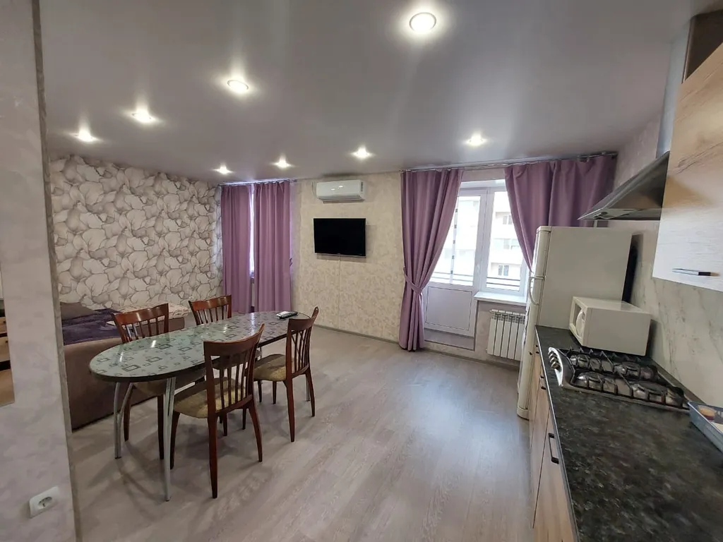 Евротрешка рядом с Протон-Ареной и ДВВС