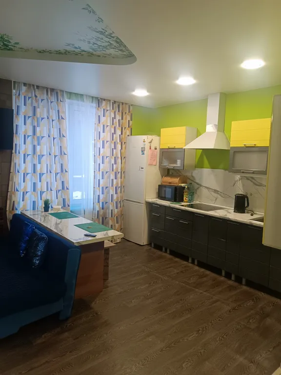 Квартира Квартира Большая, яркая студия в новом районе — Сапроново