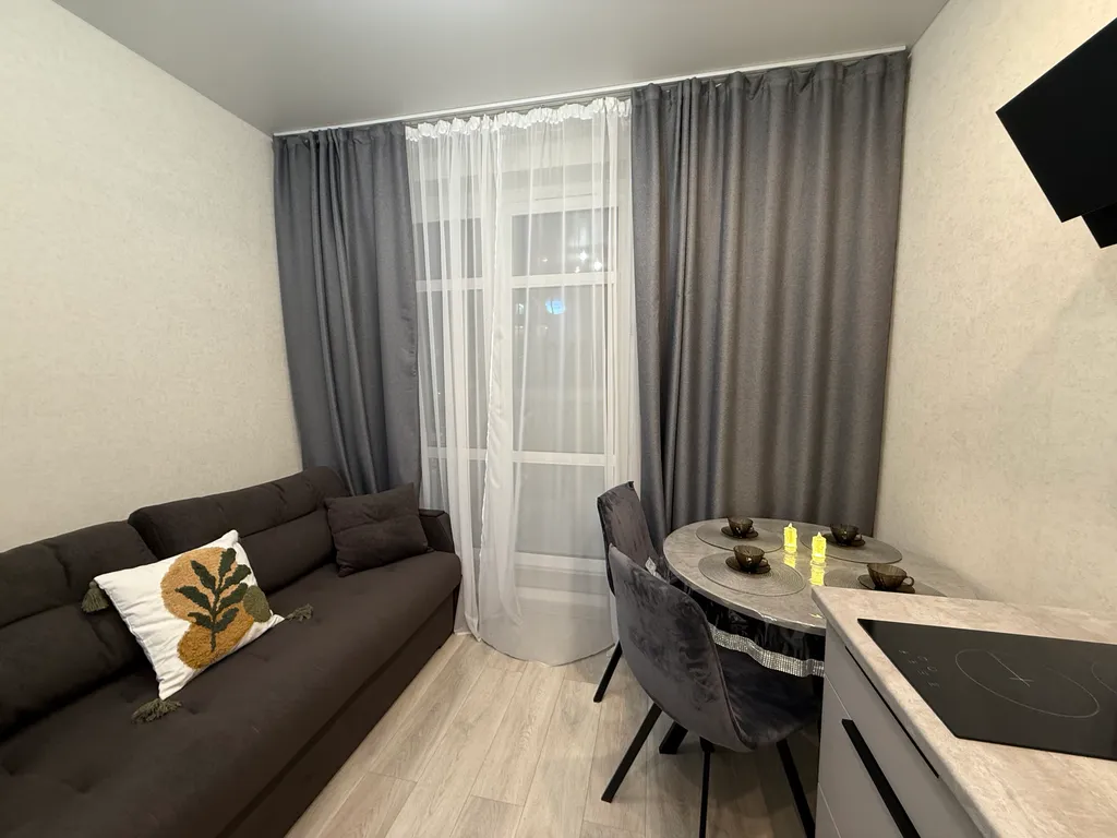 Квартира Квартира Евротрешка ЛИСТЬЯ ЖК Бизнес-класса Сердце Ярославля с Алисой — Ярославль