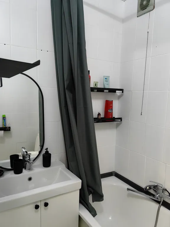 Квартира Уютная квартирка на самом верхнем этаже — аренда посуточно в Нижневартовск