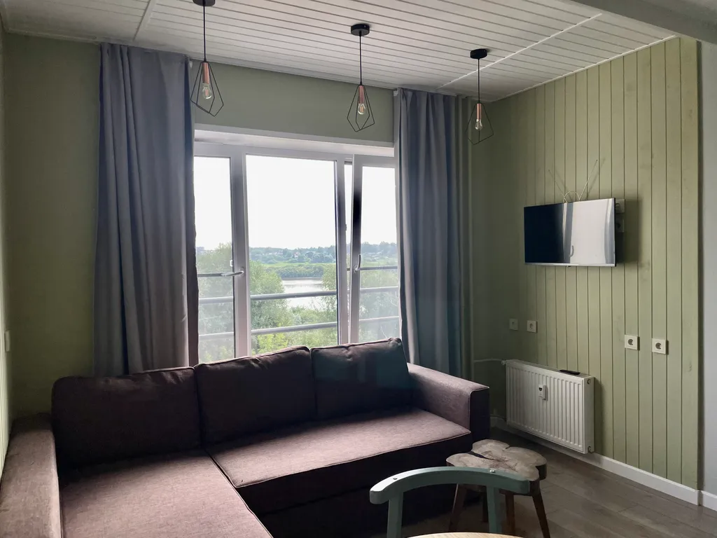 Студия с видом на реку