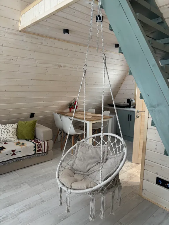 А-фрейм в лесу с банным чаном