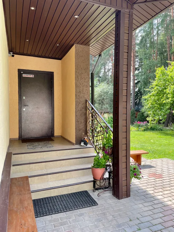 Таунхаус в окружении соснового леса