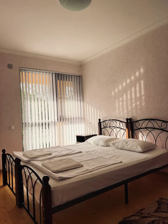 Квартира Номер в уютном отеле, окруженном зелёными холмами на берегу Черного моря — аренда посуточно в Лдзаа