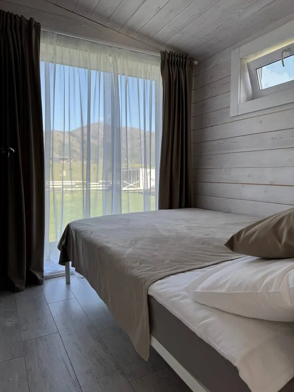 Коттедж Уютный гостевой домик Шифт №1 с видом на горы — аренда посуточно в Анос