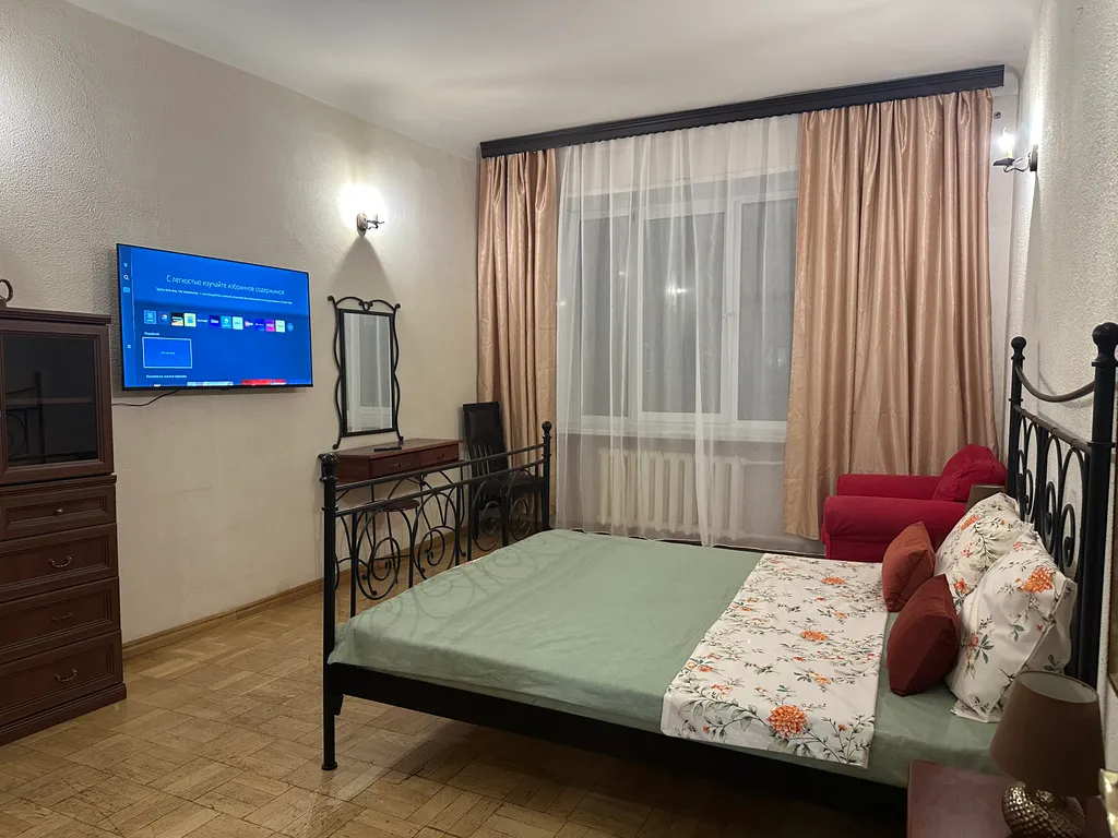 Квартира Двухкомнатная квартира с двумя балконами вшаговой доступности от метро — Москва