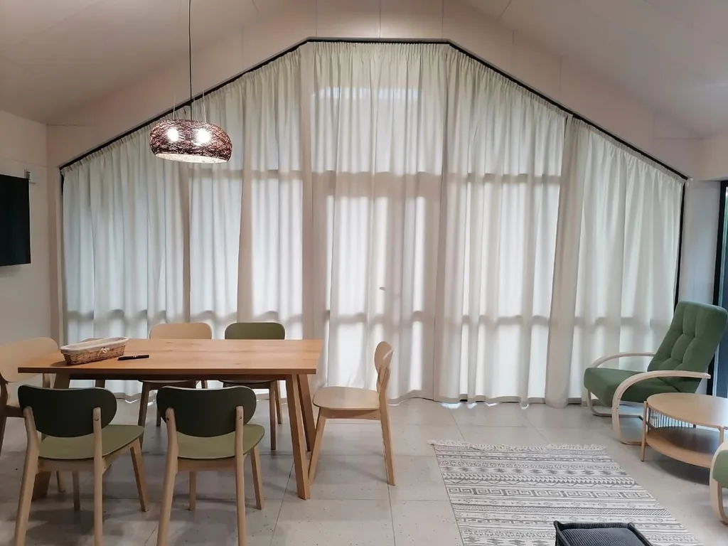 Большой зеленый дом до 6 чел с баней