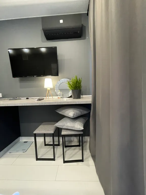 Дизайнерская сканди-студия от Vitamia art в новом ЖК комфорт-класса