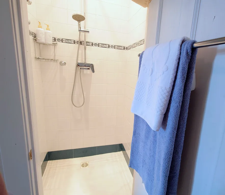 Квартира Уютная двухкомнатная квартира с видом в самом центре города — Севастополь