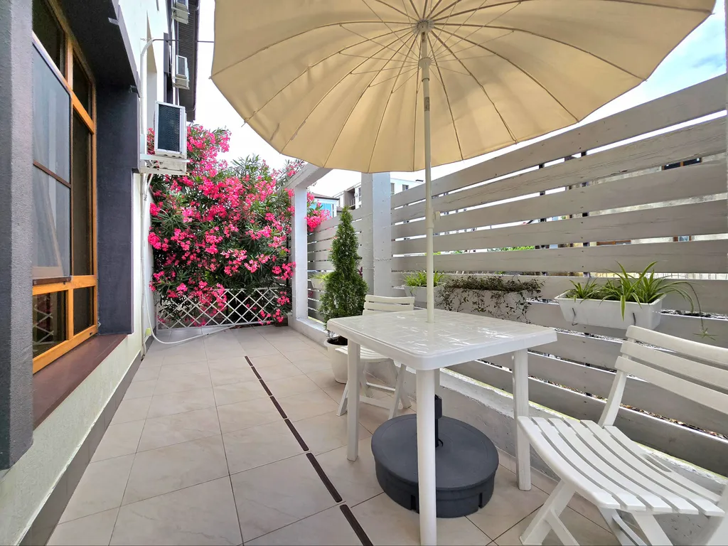 Квартира Квартира Уютная студия с выходом во дворик — Сириус