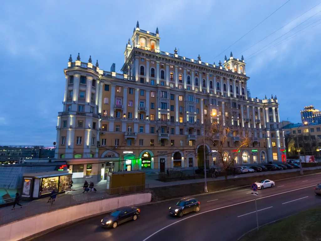 Квартира 4-комнатная Квартира — Москва