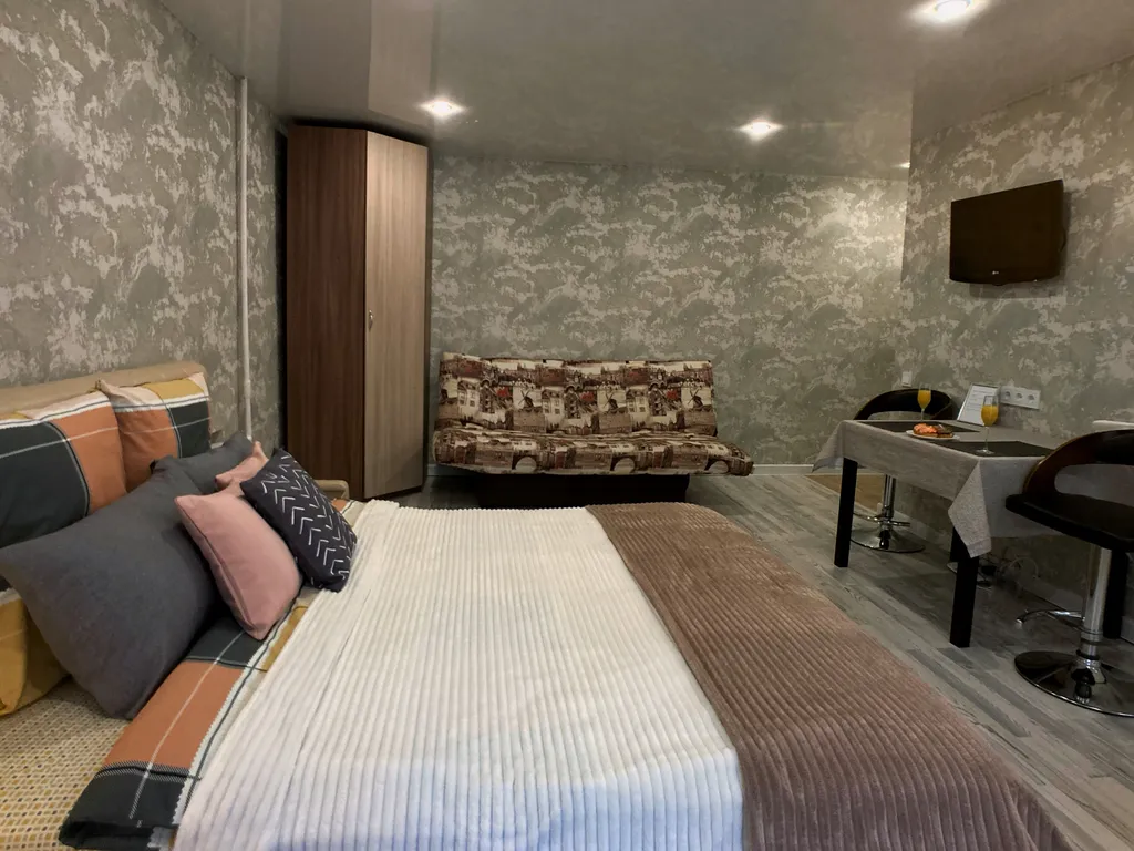 Студия у театра Театр, рядом парковка