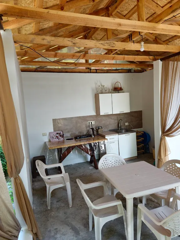 Коттедж Эко домик с парковкой возле горной реки — Гагра